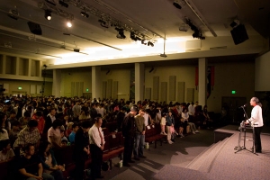 首映兼佈道會相當受歡迎，可容納一千人的禮拜堂座無虛席。（圖：基督日報/ Hudson Tsuei） <br/>