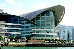 一年一度的香港人盛事、第二十屆書展今天假香港會議展覽中心展覽廳揭幕。 <br/>