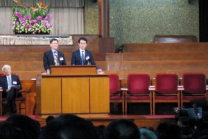 台灣中華福音神學院院長賴建國牧師對《出埃及記》作了初步的總論。(圖：基督日報) <br/>