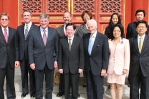 10月16日，葛福臨（左三）等人與中國國家宗教局局長王作安（左四）等人會面。（圖：Sara.gov.cn） <br/>