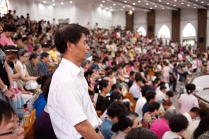 當天有超過200人决志接受耶穌基督。（圖：葛培理佈道團） <br/>