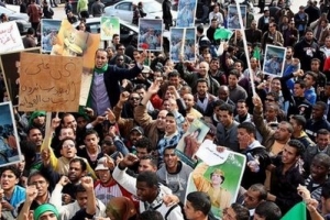 利比亞的大規模反政府抗議活動自本月15日開始，軍隊向民眾開槍，死亡人數已超過200。（圖：法新社） <br/>