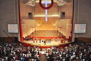 天韵合唱團於5月1日在中國最大的基督教會杭州崇一堂舉行音樂佈道會，7000多人參與，反響熱烈。（圖：基督教論壇報） <br/>