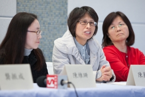 本身為醫護人員的陳麗如女士（左）參加了角聲癌症關懷的訓練班並成為義工，感到所得著的比付出的更多。（圖：基督日報/ Hudson Tsuei） <br/>