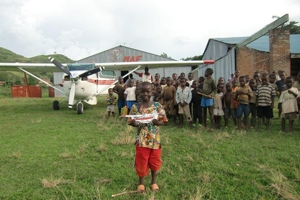 2010年MAF在非洲的一次活動。（圖：航空宣教使團） <br/>