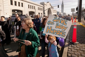 美西「為生命而行」（Walk for Life）反墮胎大遊行2012今年改在三藩市市政廳廣場為起點。圖為2011年活動盛況。（圖：基督日報 資料圖片） <br/>