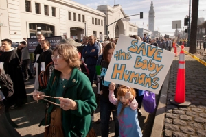美西「為生命而行」（Walk for Life）反墮胎大遊行2012今年改在三藩市市政廳廣場為起點。圖為2011年活動盛況。（圖：基督日報 資料圖片） <br/>