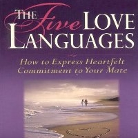 查普曼的《愛的五種語言》持續50周出現在《出版之門》的暢銷書排行榜上，被譯成20種文字在全球發行。 <br/>