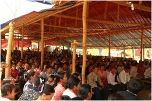 至少5萬名緬甸克欽族的難民被迫逃往中緬邊境地區，形成了40多個難民營。（圖：對華援助協會） <br/>