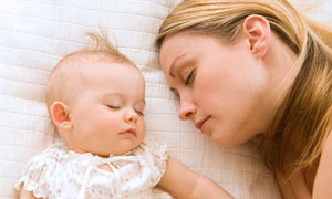 新手爸媽常因寶寶睡眠問題而感到十分困擾。 <br/>