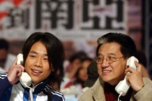 資深藝人陶大偉（右）與兒子、同為知名藝人的陶喆（左）。（圖：台灣中央社檔案照片） <br/>