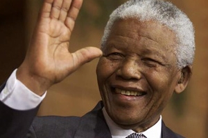 南非首位黑人總統曼德拉現年高齡94歲，他的身體健康狀況一直是民眾關心的焦點。 <br/>