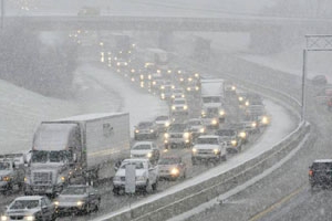 田納西州的納什維爾市因暴風雪導致路面交通混亂。（圖：今日美國） <br/>