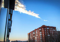 俄羅斯車裡亞賓斯克州15日降下隕石雨,圖為隕石划過留下的痕跡。 <br/>