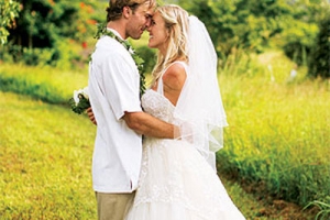 貝瑟尼與亞當‧德克（Adam Dirks)上週六在她的家鄉舉行溫馨的婚禮。（圖：網絡） <br/>