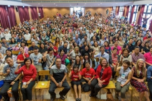 香港馬鞍峰教會首次崇拜八百多人出席。(圖：Saddleback Church Hong Kong臉書) <br/>