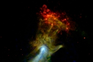 太空總署(NASA)最近公佈一張的照片看似猶如「上帝之手」，就像一隻青白色的手，試圖抓住飛散的紅色火焰。 <br/>