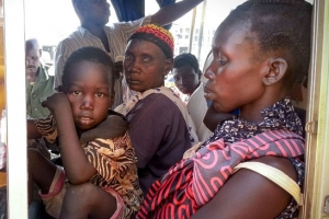 釵h南蘇丹衝突下的婦孺逃離家園，目前正流離失所，亟待援助。 <br/>