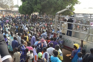 宣明會在烏干達北部Adjumani向南蘇丹難民提供救援物資。 <br/>