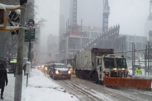 曼哈頓下城遭遇大雪，給交通帶來沉重壓力。（圖：本報記者） <br/>