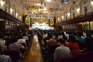 2014「天歌」悉尼音樂盛會吸引當地僑胞參與，幾乎座無虛席。（圖：遠志明牧師臉書） <br/>