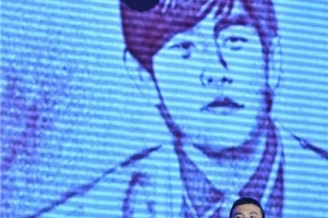 周杰倫以「微愛天使」的身分錄製VCR有份參與「愛在四月天」，劉畊宏代為介紹。（圖：公關稿） <br/>