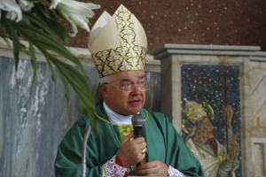 波蘭籍羅馬天主教會主教威索洛斯基涉嫌戀童被免去神職。（圖：網路截屏） <br/>