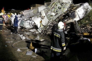 復興航空GE222航班墜毁，造成47死空難。(圖：美聯社) <br/>