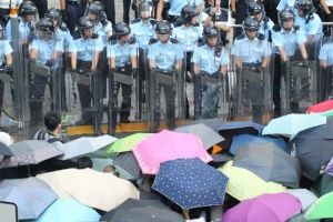 基督教教會、神學院及多個團體發起罷課及聲明行動，譴責當局運用過份武力對付示威者。(圖：Benson Tsang) <br/>