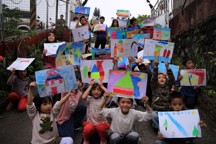 台灣世界展望會邀請兒童透過繪畫創作表達心聲01（台灣世界展望會提供）