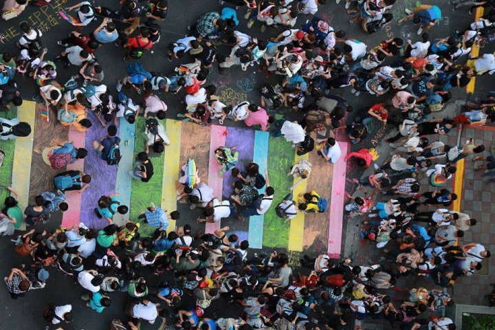 2014台灣民主自由人權調查顯示年輕一代對同性戀的態度更趨開放。（圖：網絡）