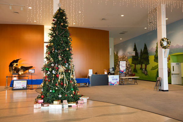 矽谷生命河靈糧堂在12月7日舉行了一年一度的點聖誕樹燈主日。(圖:基督日報)