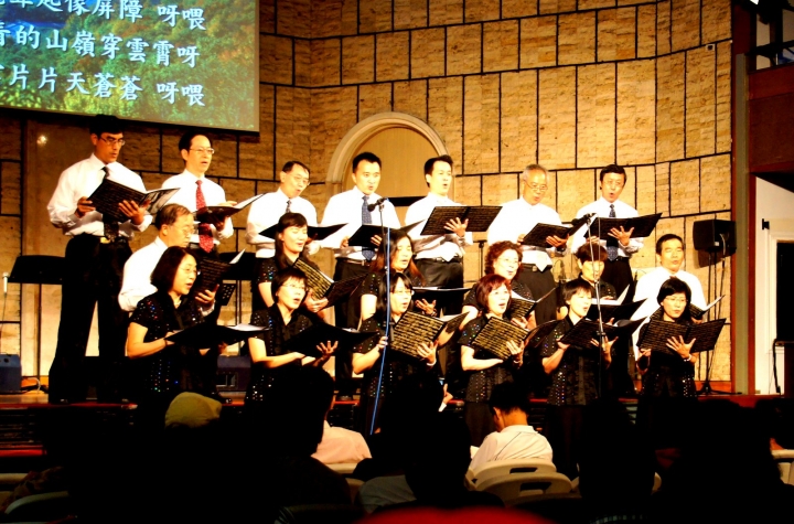 宇宙光愛心合唱團靈糧堂演唱。(圖：Yoshimasalee Blogspot)