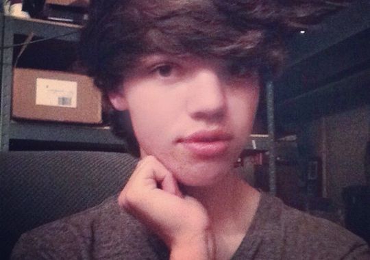 美國俄核俄州一名17歲少男約書亞.奧爾康(Joshua Alcorn)走上路軌上自殺身亡，死前他在社交網站Tumblr上留下了遺書，自揭為跨性別人士(transgender)。(圖:Tumblr)