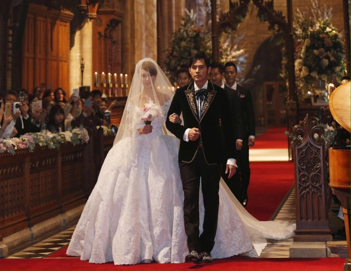 亞洲天王周杰倫與昆凌的婚禮終於1月17日在英國約克郡塞爾比鎮教堂(Selby Abbey)舉行。(圖:Facebook/Jay Chou)