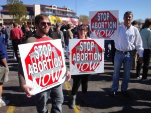 基督教反堕胎團體抵制堕胎。（圖：網絡）