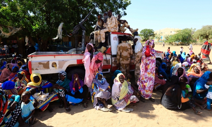 南蘇丹北達爾富爾鎮裡的婦女。國際人權組織Human Rights Watch發表報告，揭發南蘇丹政府軍去年在當地有組織性地強姦及毒打超過221名平民少女及婦人。(圖:路透社)