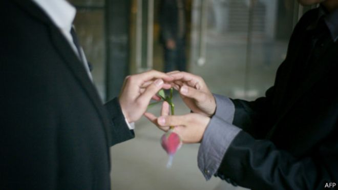 中國「淘寶網」舉辦網絡票選活動選出10對同性戀伴侶免費赴美國加州結婚。（圖：BBC中文網）