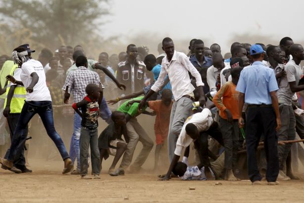 來自南蘇丹的難民在肯亞首都奈洛比參加世界難民日的活動。(路透社）