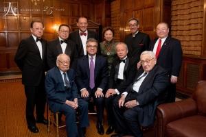 2015年，百人會(The Committee of 100)25週年領袖合影。 <br/>The Committee of 100