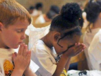孩子們在禱告