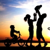 happy-family-silhouette-.jpg
