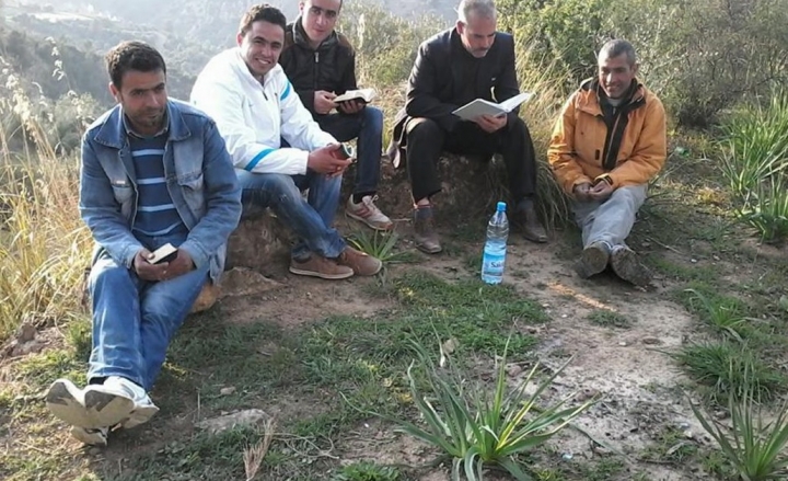 阿爾及利亞基督徒在山上聚會。（圖：「敞開的門」）