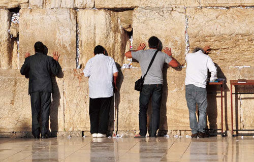 猶太人過年在上帝面前禱告反省過去。（圖：網絡圖片）
