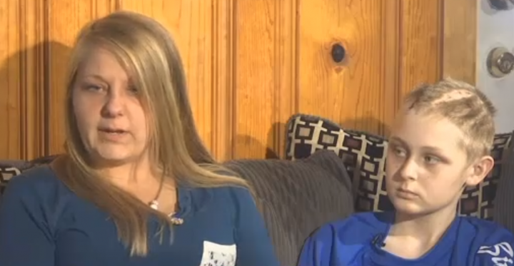 麥金利與母親萊因德爾講述死死亡15分鐘的經歷。（圖：Fox10視頻擷圖）