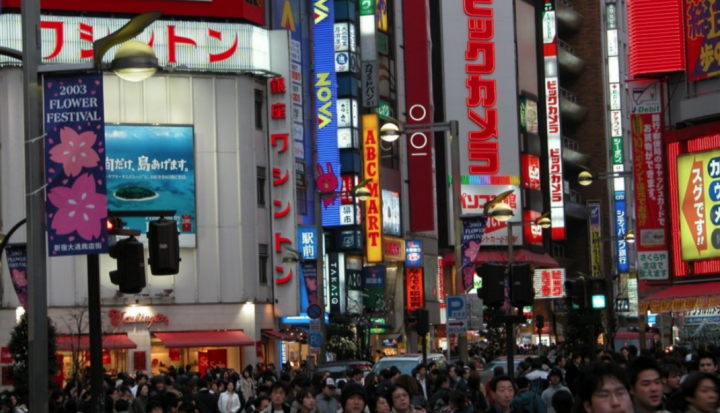 日本新宿夜市隱藏著人口販賣問題。（圖：FreeImage）