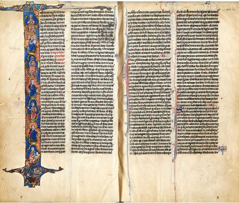 《萊格菲爾德聖經》全書共690頁，口袋大小，羊皮紙上遍佈精美的手繪插圖，被稱為該中世紀藏書系列的「最佳例證」。（圖：Antiques Trade Gazette）