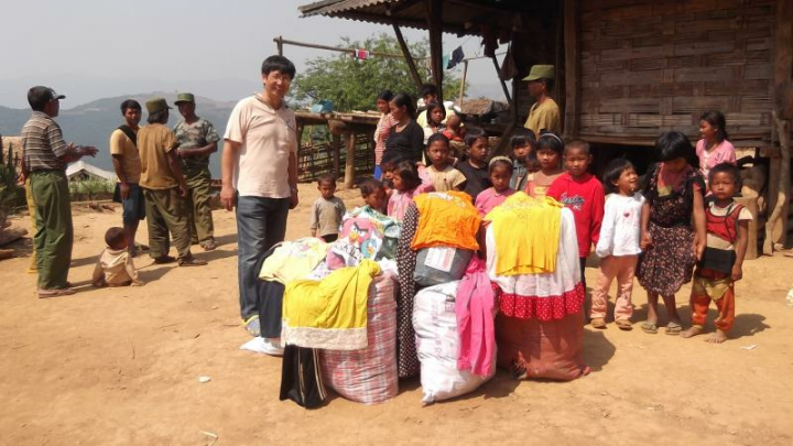 曹三強於中緬邊境助學扶貧，被控「偷越國境罪」判監7年。（圖：對華援助協會facebook）