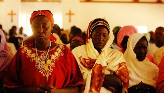 蘇丹基督徒進行敬拜。（圖：beginningandend.com）