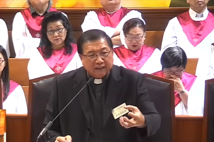 羅祖澄牧師在第24屆培靈奮興大會講道。（圖：香港華人基督教聯會網）
